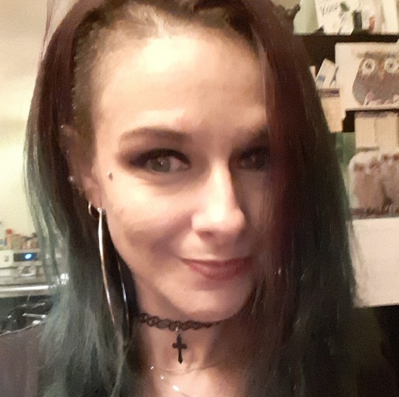 Meet your Posher, Mandy - Picture 1 of 1